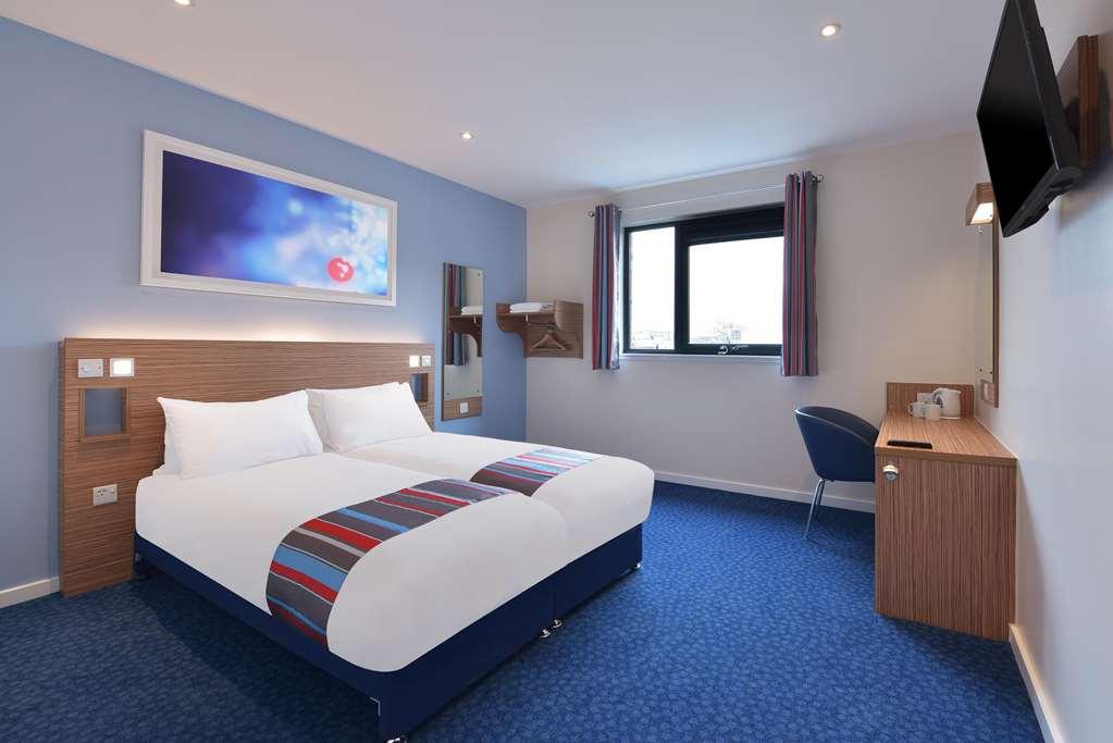 Travelodge Cardiff Llanedeyrn Стая снимка