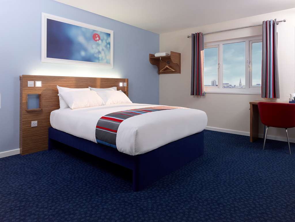 Travelodge Cardiff Llanedeyrn Стая снимка