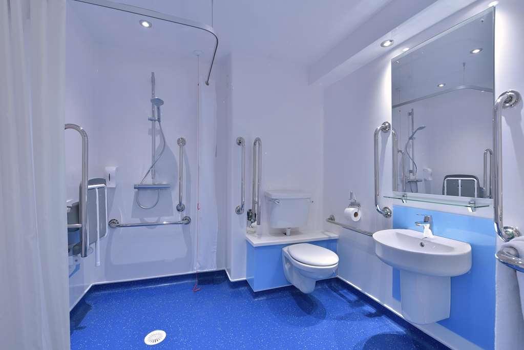 Travelodge Cardiff Llanedeyrn Стая снимка